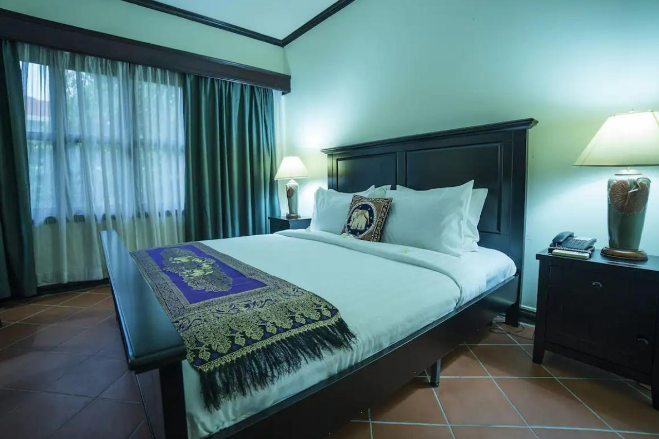 Grand Sunset Angkor Hotel Siem Reap Exterior photo